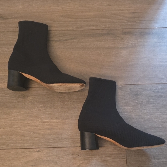 Vince Tasha Elegant Black Heeled Boots - Picture 2 of 8